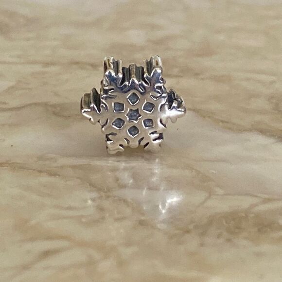 Chamilia Sterling Silver Snowflake Charm - Picture 2 of 5